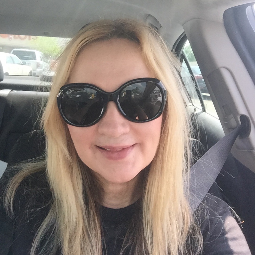 Meet your Posher, Gwen All items are from a smoke free home …